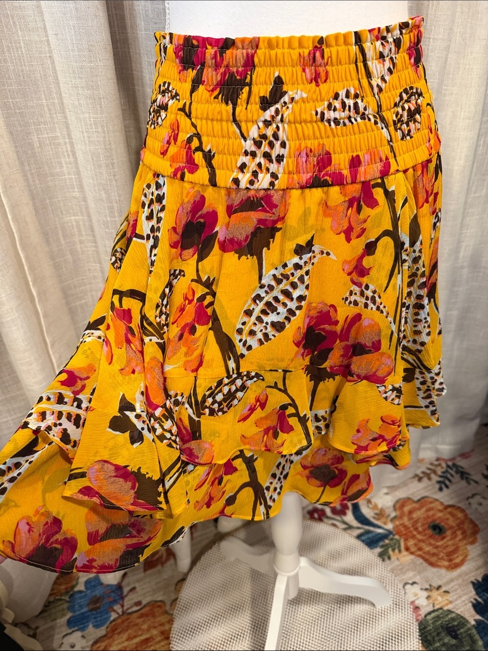 A.L.C. Silk Floral Smocked Mini Skirt Yellow Pink Size 6 - Picture 4 of 16